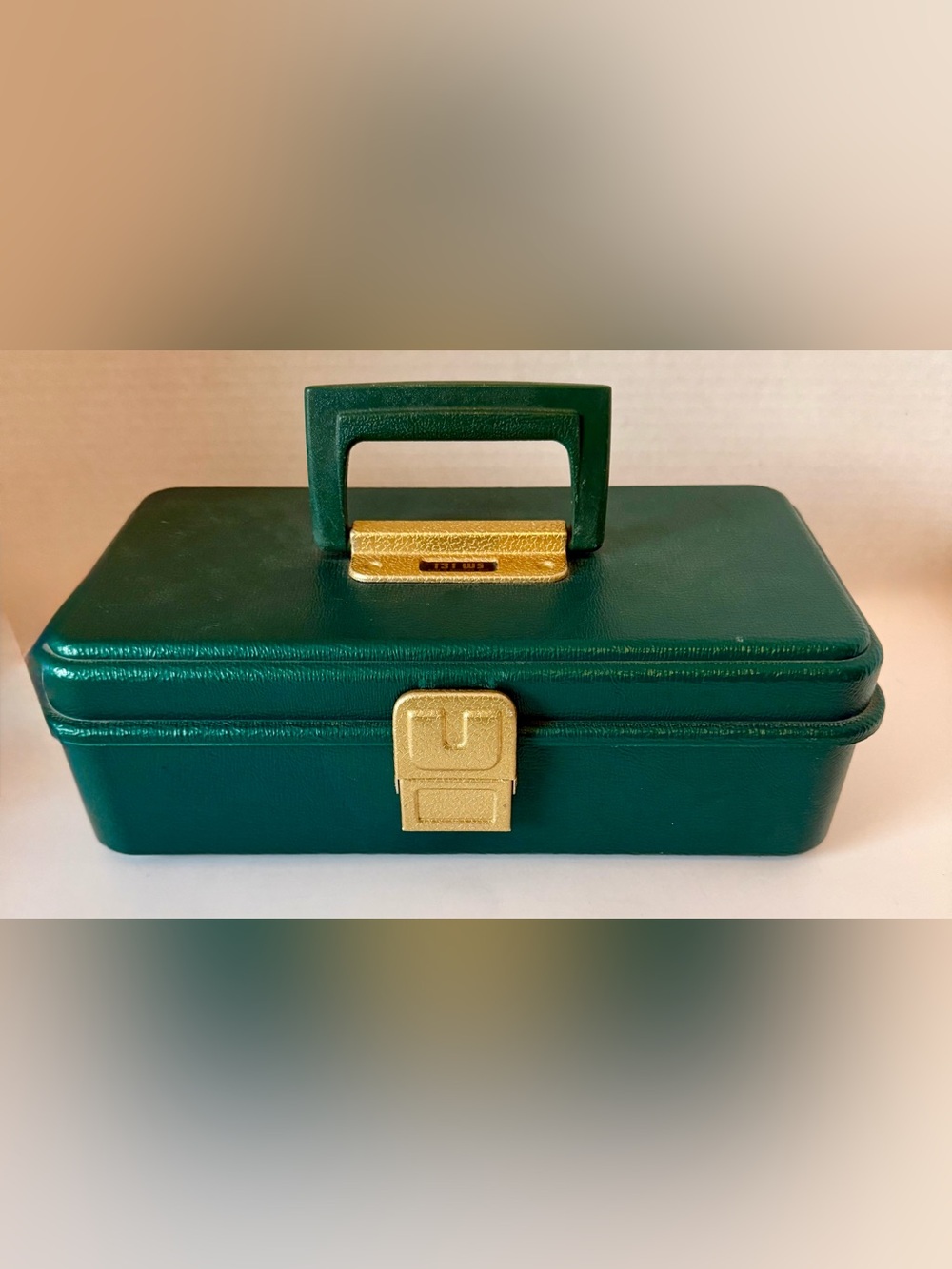 UMCO 131 US Vintage Vinyl and aluminum tackle box